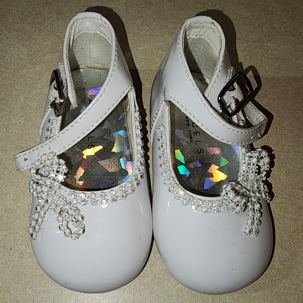 Sz 4c White Patent Mary janes